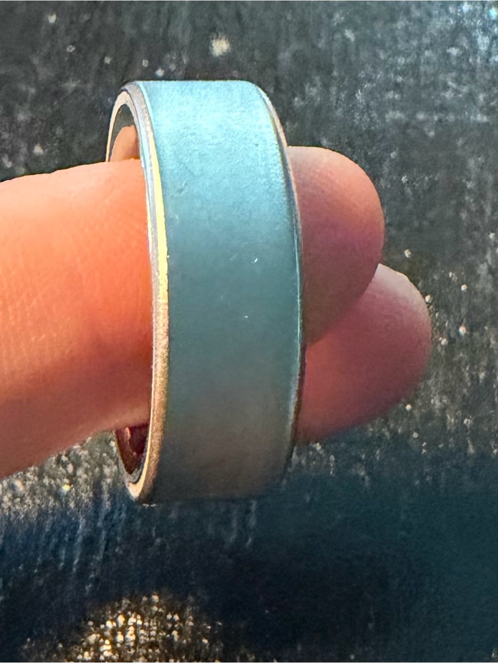 Oura Ring 4 Size 9 Brushed Silver - Picture 4 of 7